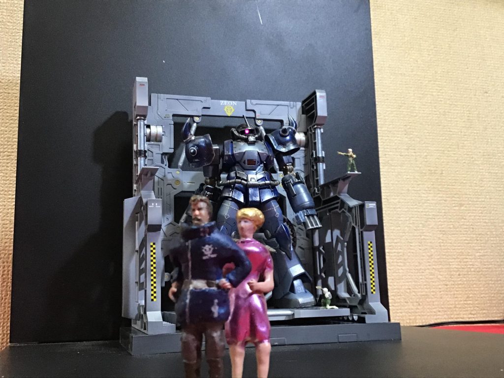 結構時間かけて作ったラル氏とハモンさんとの記念撮影は必須ですわんw