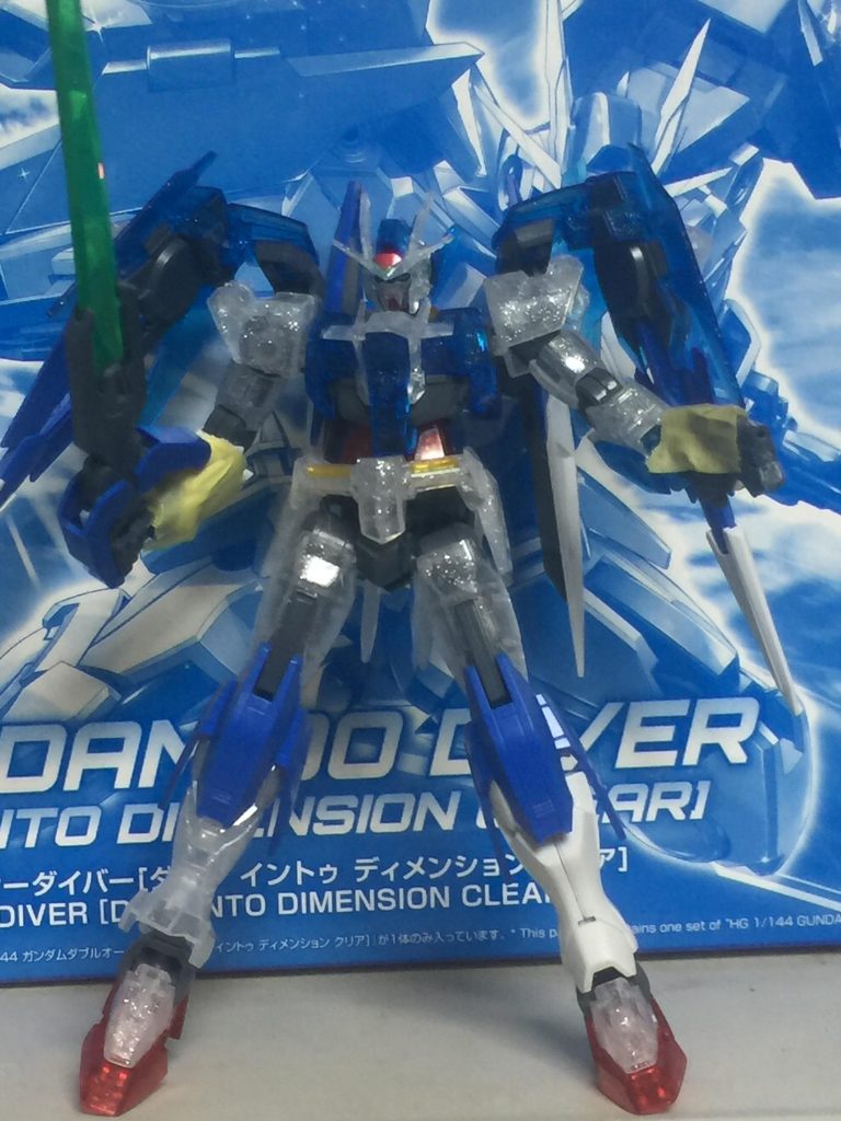 ダブルオーダイバー クリアカラーの
素組み制作工程!
リサイクルショップで 購入した時は
中身を確認しましたら 上半身たげ
組み立てて済みでしたが
全部バラしました。
