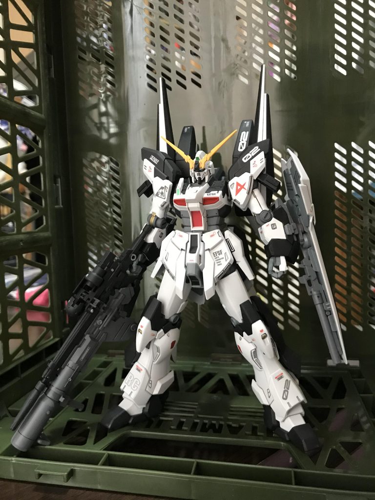 シナンジュでありνガンダムでもある機体👍