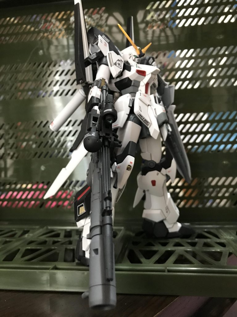 武装は精密射撃に適したシナンジュのもの、フィンファンネルを2基装備。