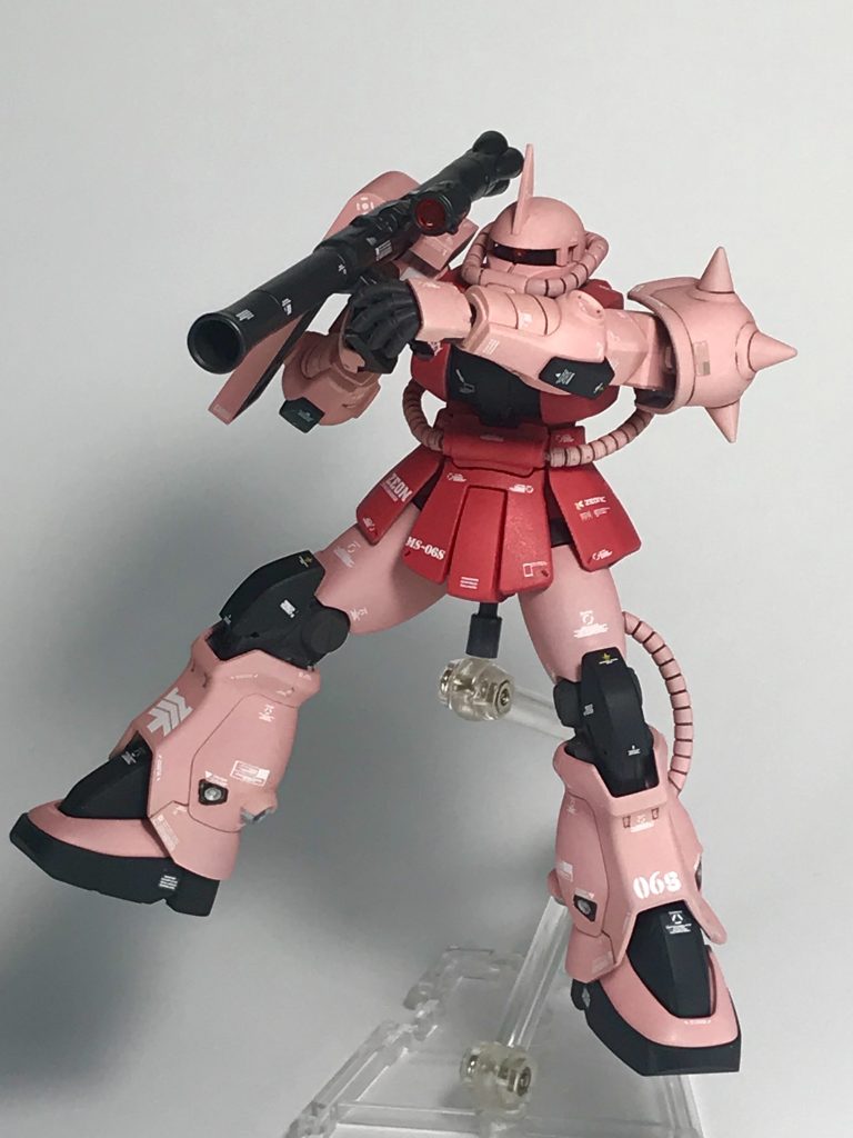 ザクバズーカ
スコープ部分のみRGから流用しました。
バズーカ本体はマツナガ機のまま、無加工で装着できました。