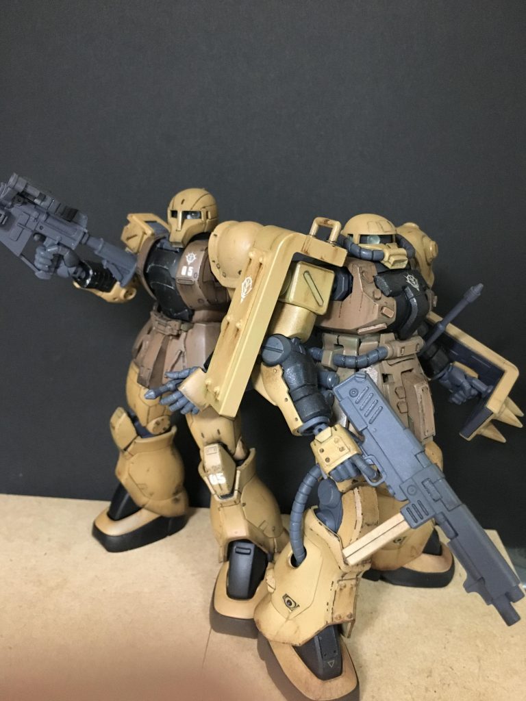 以前のザクIを添えて