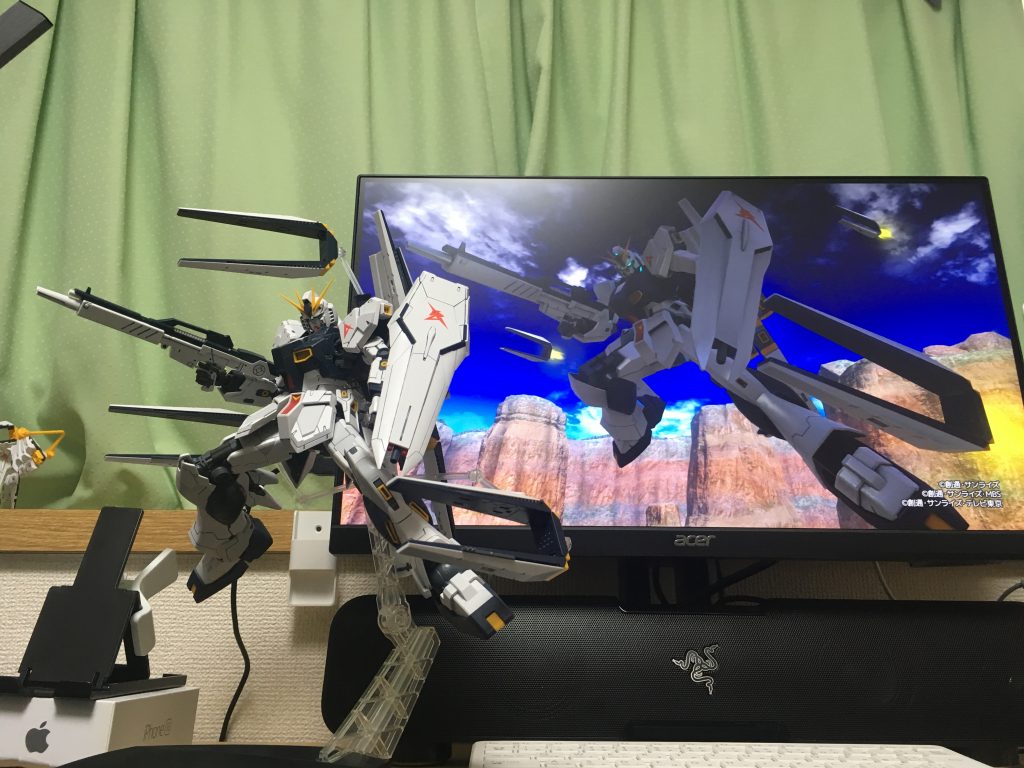 ガンダムバトルオペレーションNEXTのνガンダム勝利ポーズを再現