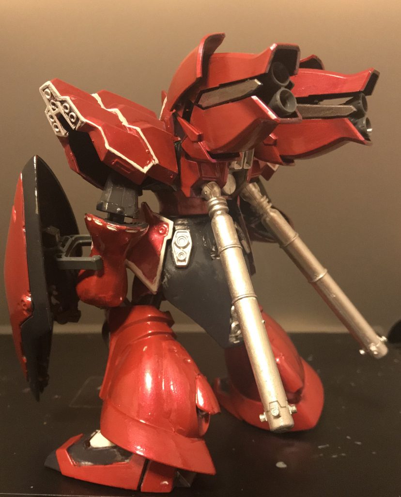 後部。ローゼンズールのバックパックにバーニアパーツ