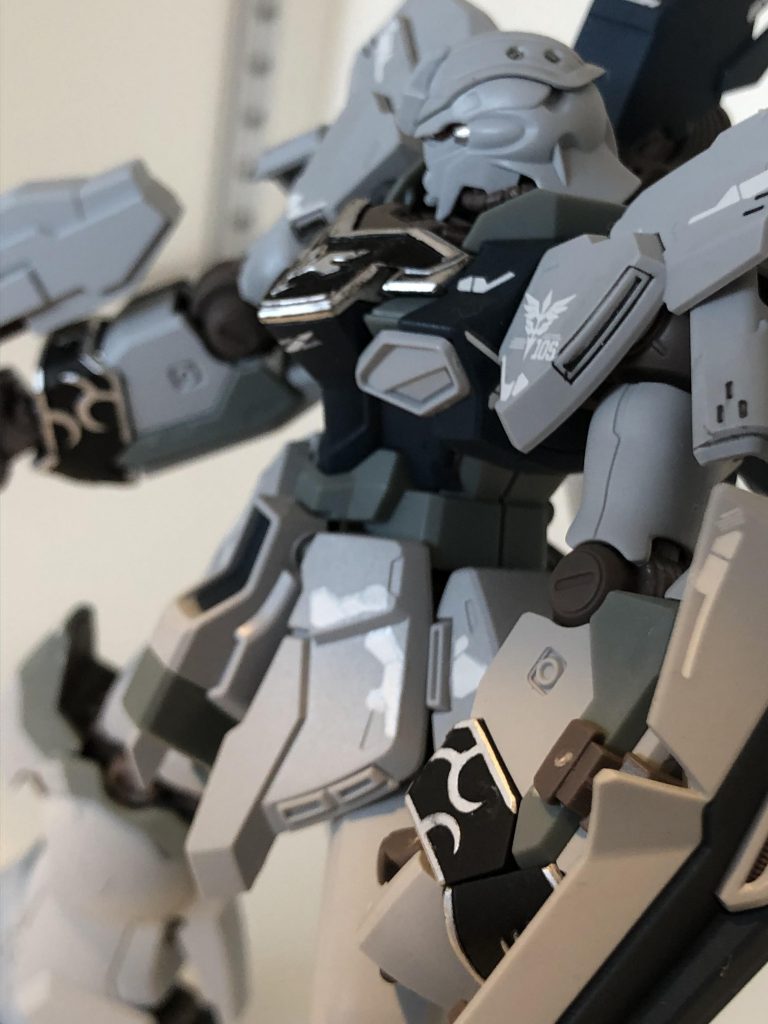 エングレービングは頑張って塗りました