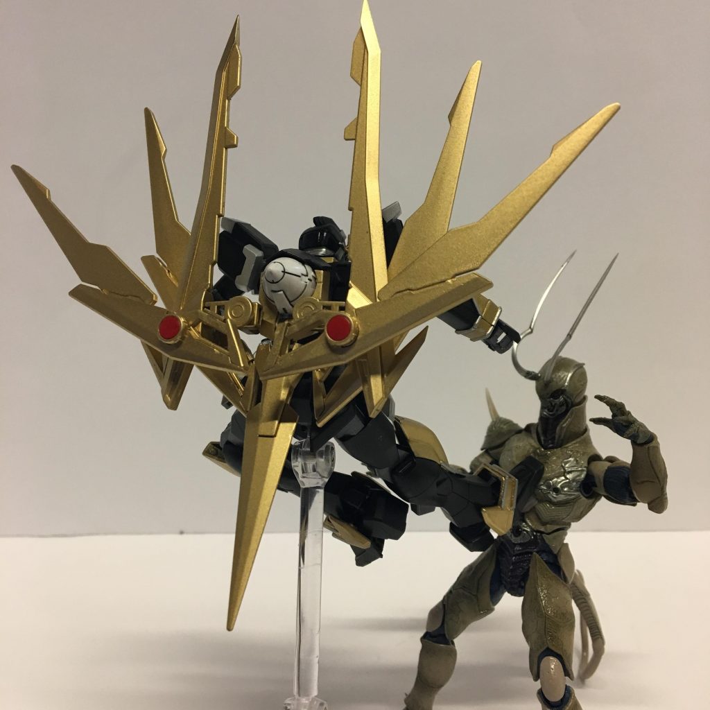 後ろから見た展開状態はアギトの紋章らしさが表現できており、塗装できた時は自分でもビックリしました∑(゚Д゚)。