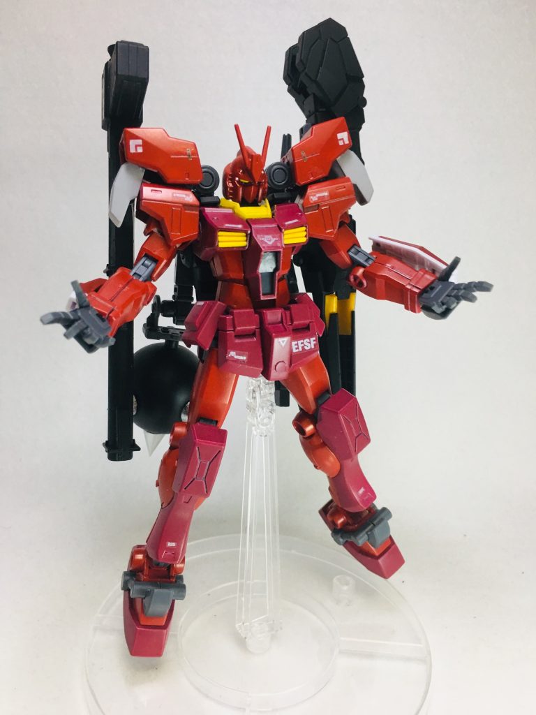 ひとまず正面からいつものポーズで。
肩はそのままでも良かったのですが、せっかくなので変更。セラヴィーからもらいました。GM/GMからは胴体と両手両足を。
頭身が上がって、かなりシュッとしました。