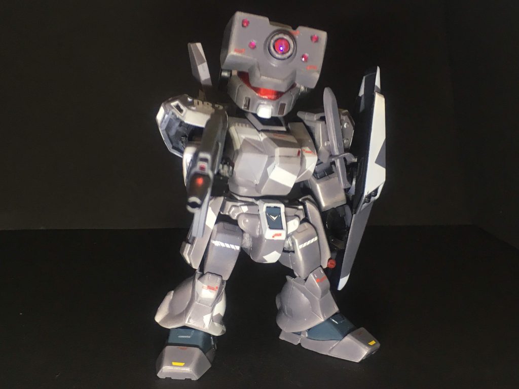 肩のナイフだけは、脱着可能ですが装備は出来ませんw