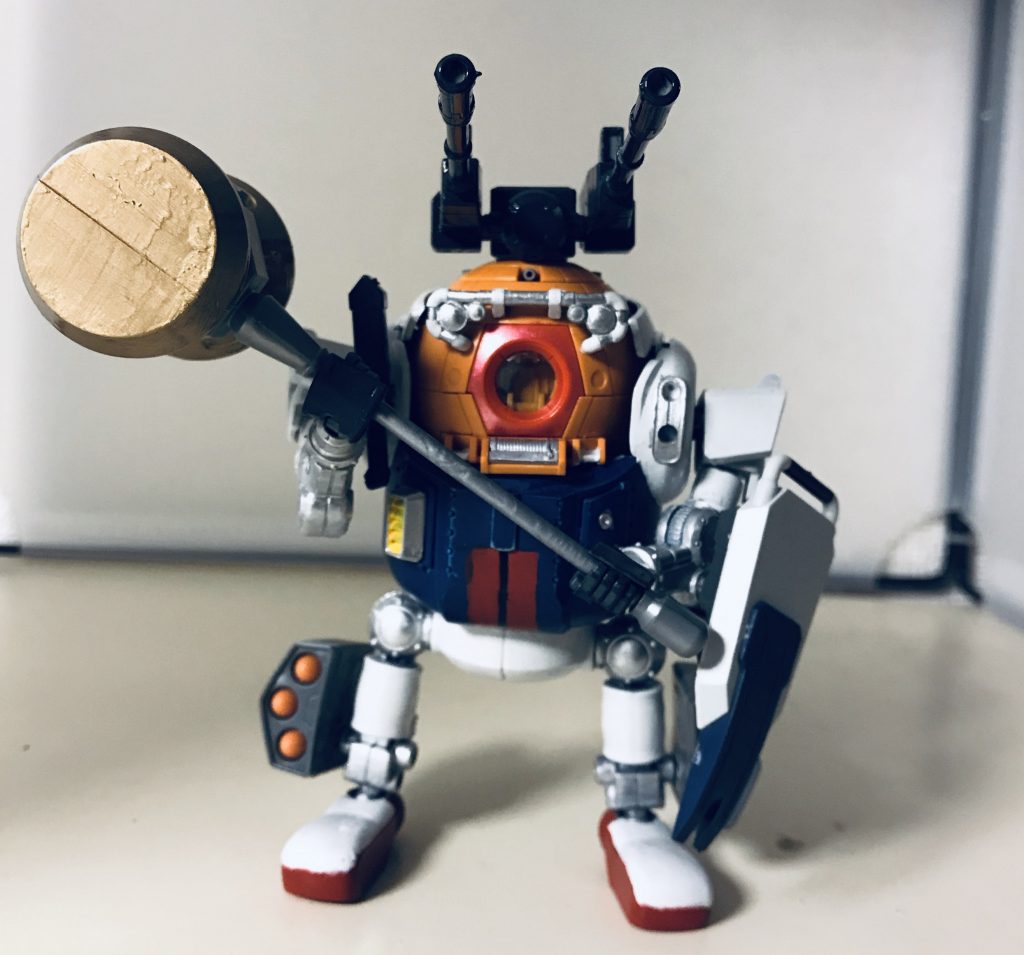 ハンマー装備。中の人繋がりで待たせてみました。