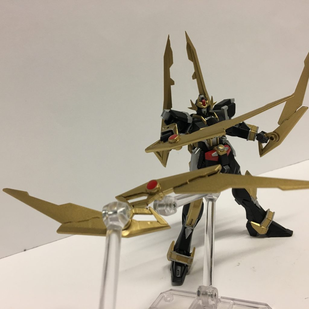 ここでもギミック紹介です。
連結は出来ませんがシャイニングカリバーのように剣として持たせることが出来ます。