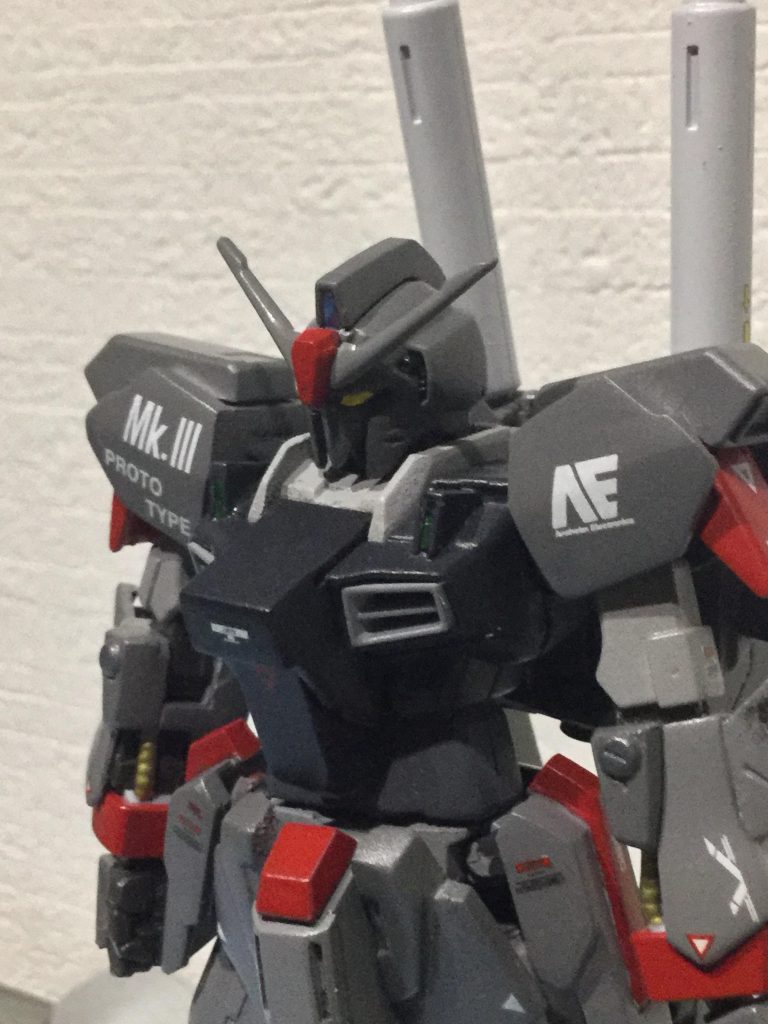 頭部
制式なMK-IIIと大差はないが頭部にバルカン砲を装備。