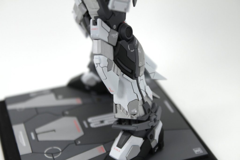 台座も自作しました