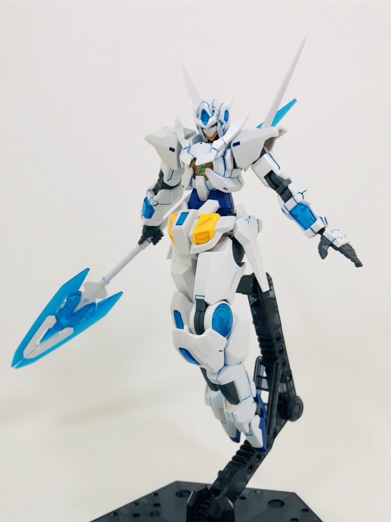 まずは軽装備の第一形態。
頭部はシアクアンタ、胸部、両足はトランジェント、肩はダブルオースカイ、両腕はトライバーニング、腰部はGセルフです。