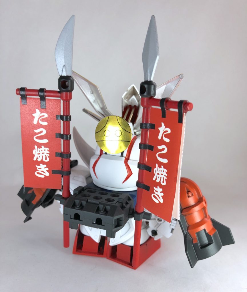 下駄や腕装甲を被せることで一気にメカニカルとなり力強いイケメンになります
ターンエーに初代ガンダムにと、武者○伝の頑駄無たちはモチーフの溶け込み具合もお見事でどれもかっこいいですよね