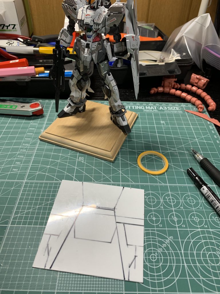 台座の下書きはざっくりです