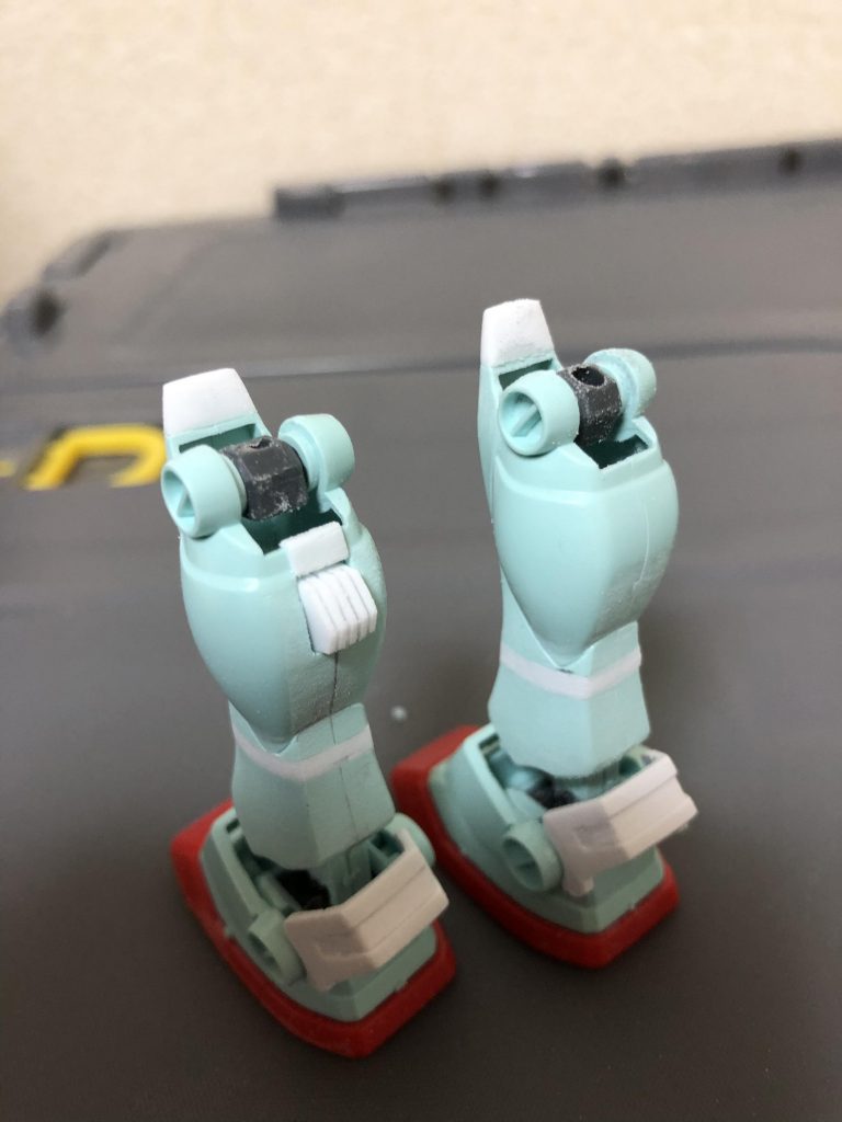 しいたけ栽培
四角く穴を開けるのは大変だった…💦