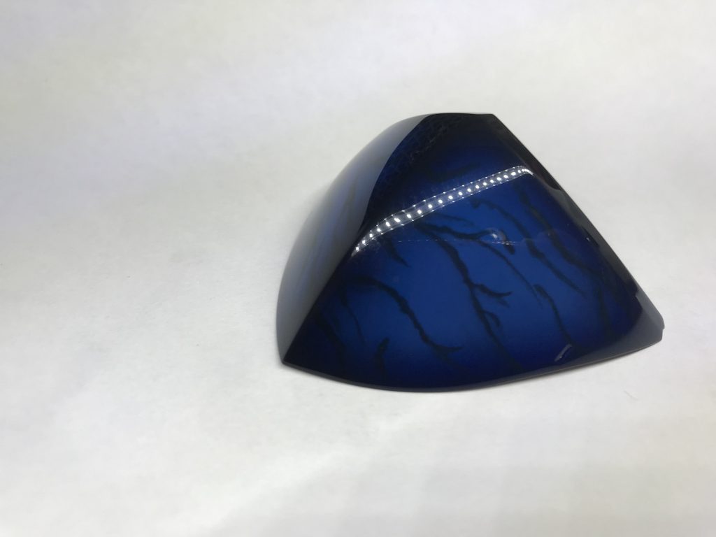 タミヤの粗め→細目→仕上げ目→ハセガワセラミックコンパウンド→コーティングポリマーの順に作業。
ひたすら磨いて輝きを得ました。蛍光灯がキッチリと写り込んでます!