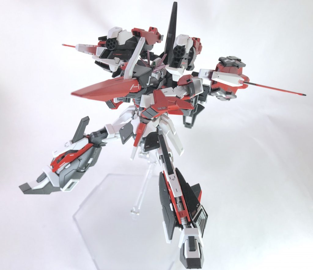 《強化フェニックスバースト》
エスクードバインダー、メガキャノン、シールドキャノンを正眼に構えて全火力を集中…最大開放することで必殺の一撃とする