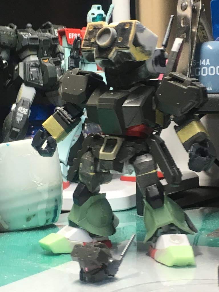 ボディは、CSフレームに合わせて、H Gのボディをかぶせてます。
連邦系のクセに、実はザクがベースになってます。
バイザーはプラ板ハコ組です。