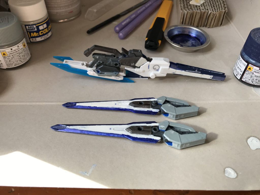 過去に作ったエクシリアの武器をそのまんま色塗ったり新しく作って｢お、おほっほほほほ!!かっこええ!!」とか「やべ!!くっついた!!」という感じなんで出来ました( 'ω')…