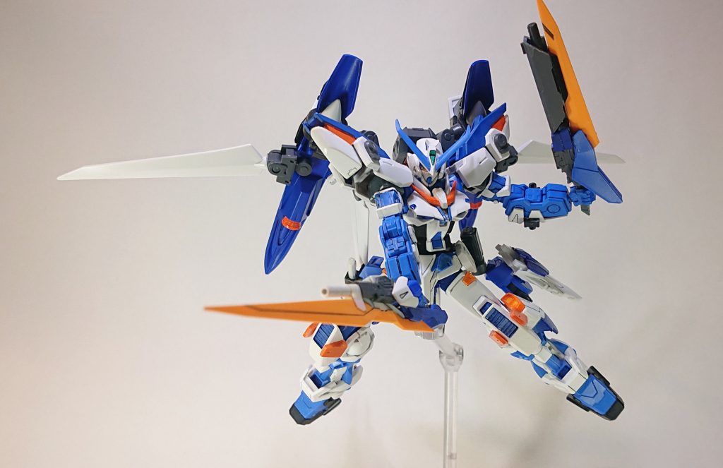 ソードモードももちろん可能です。
ビームサーベルエフェクトも刺せます。