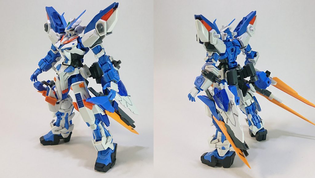 バックパック無しのフロント/バックショットです。
以前は腰につけていたダブルオースカイのGNドライヴ基部を腰のジョイントに移し、ウェポンマウントにしました。
可動域も確保でき、尻尾のようなシルエットを作ってくれて満足しています。