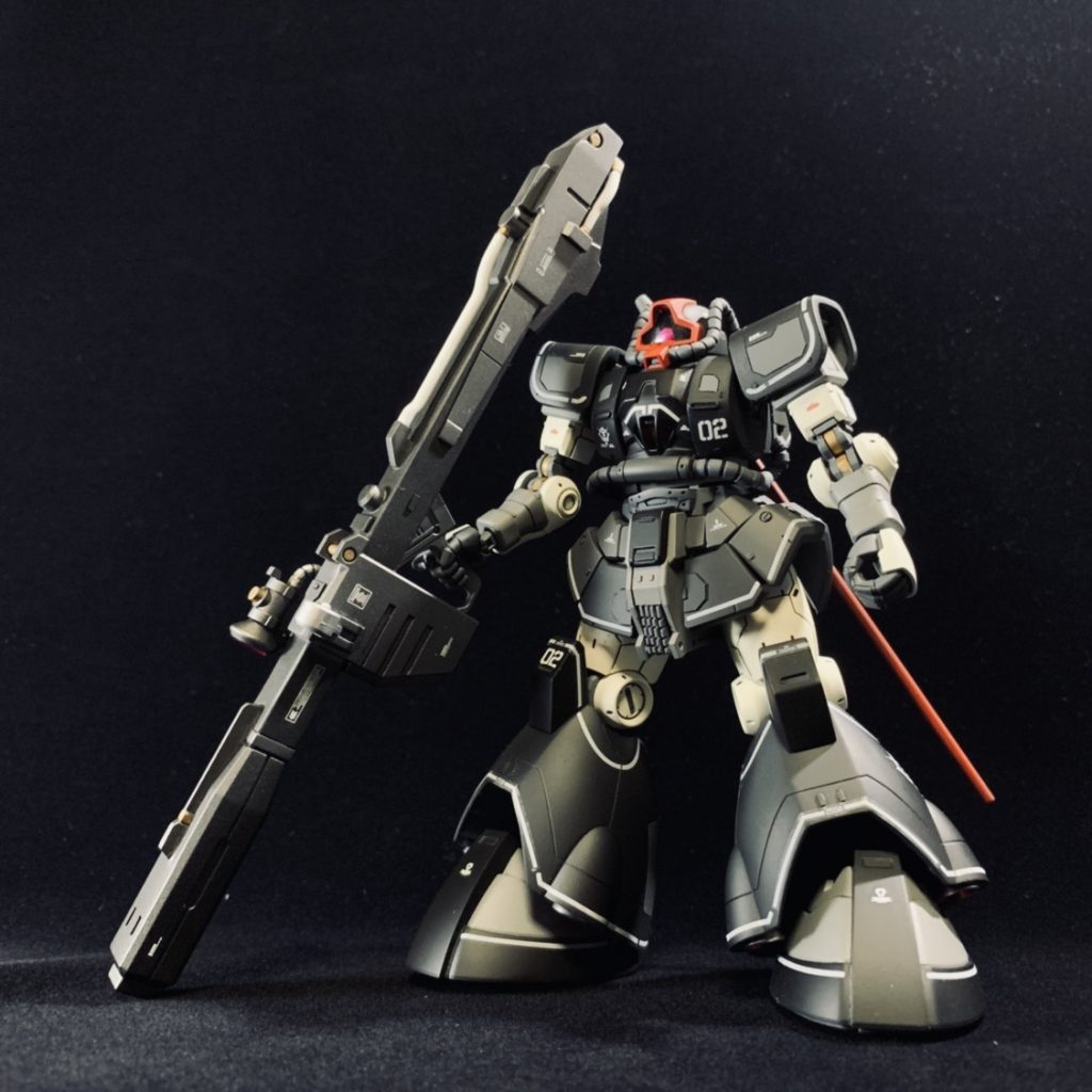 ビームバズーカを持つと様になりますね。