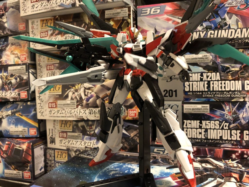 こちらは、ストライクフリーダムやガンダムXのフルバーストを可能とした∑ブラスト。