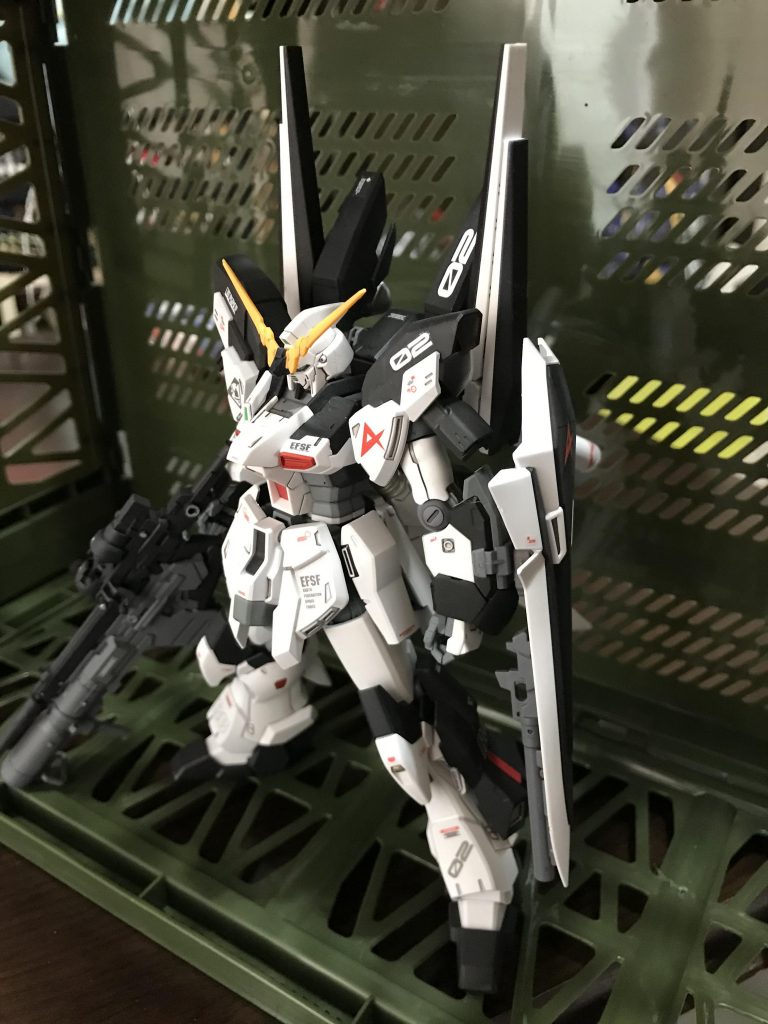 Hi-νガンダム typeR–7枚目/制作者:真樹京介