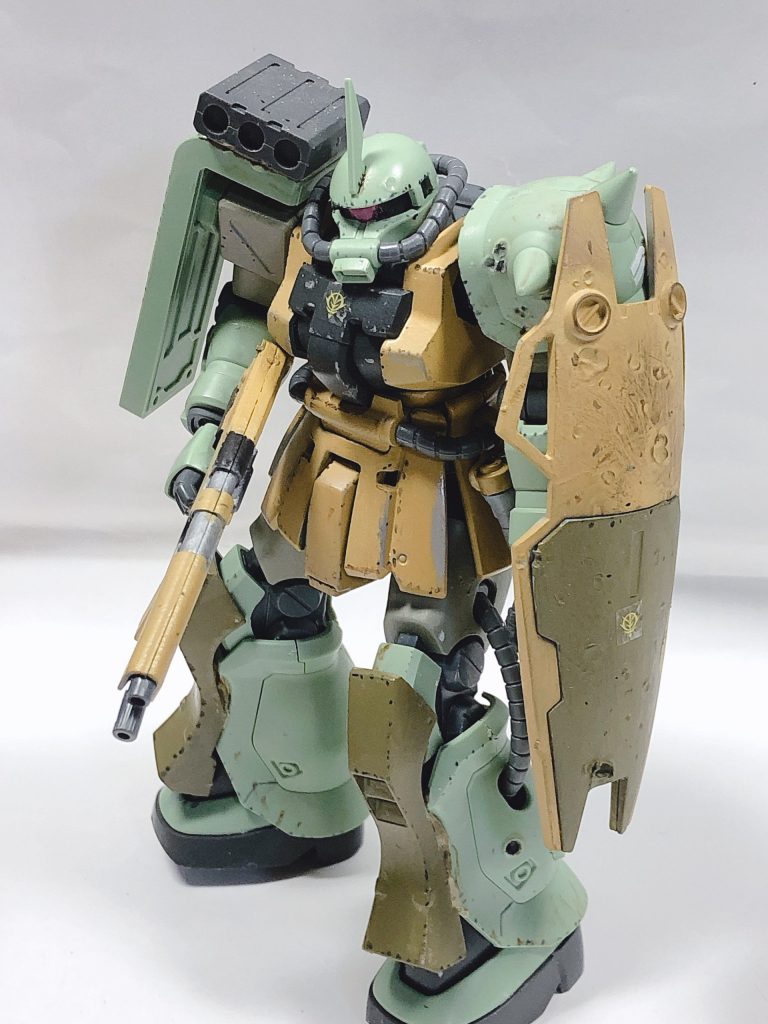 ベースはザクF2型でジオン残党が連邦軍の小規模の基地を襲撃した際に鹵獲したジムスナを使って現地改修した設定です