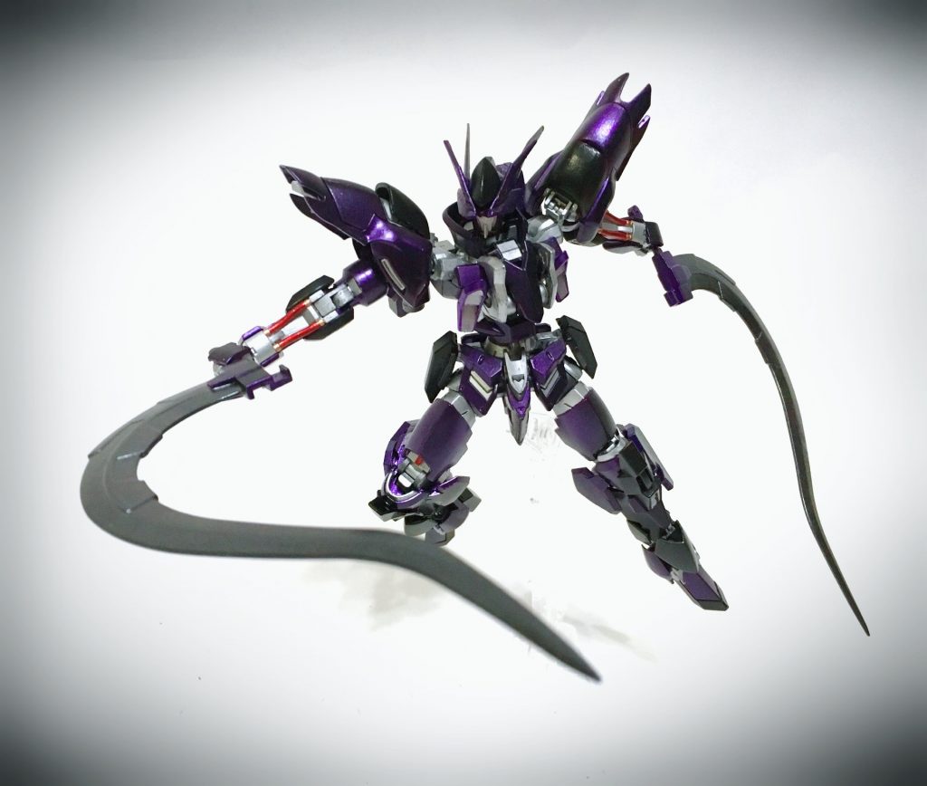 ヴァルキュリアショーテル。その名の通り巨大な二本のショーテルで、アンサラーより大きい分攻撃力も高い。基本的に二刀流で戦うスタイルでシールドを持たない。