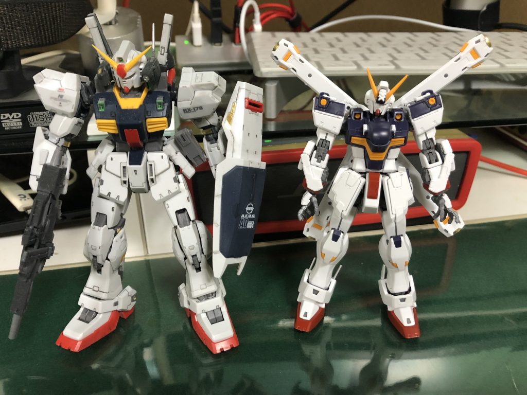 RG　Mk2　と並べてみました　小っちゃいですね　 (^p^）