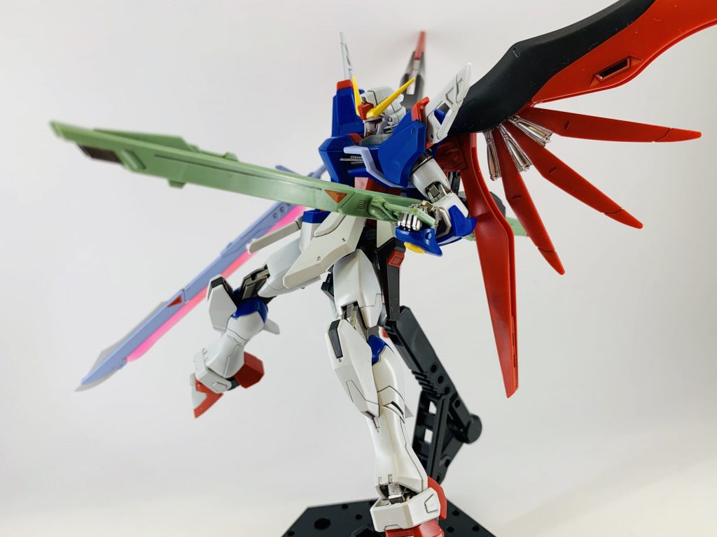 長距離ビーム砲。先端は塗り分け。アロンダイトもですが、赤い3角は塗ってます。