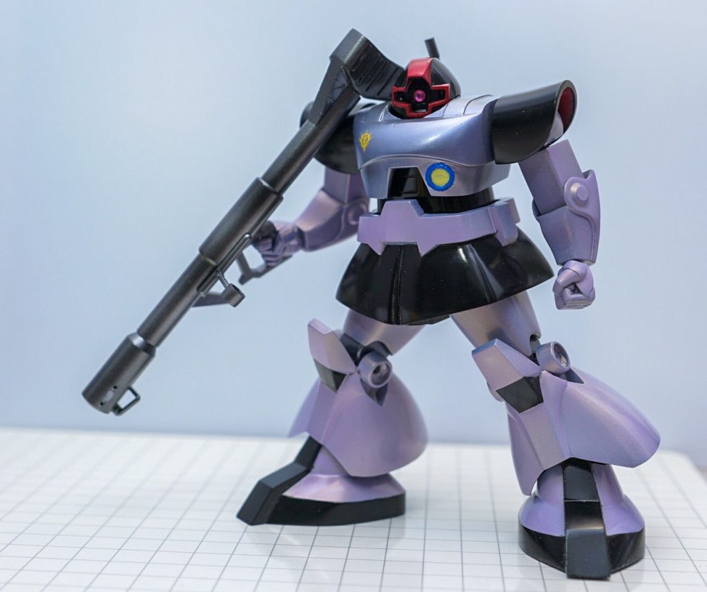 よき立ちポーズ。 やはり設定画やアニメの印象に近いですねぇ。。旧キットよきです。