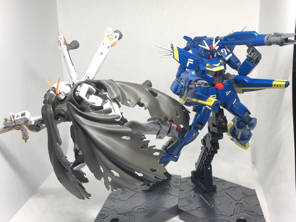 最後にクロスボーン ガンダムX1と。