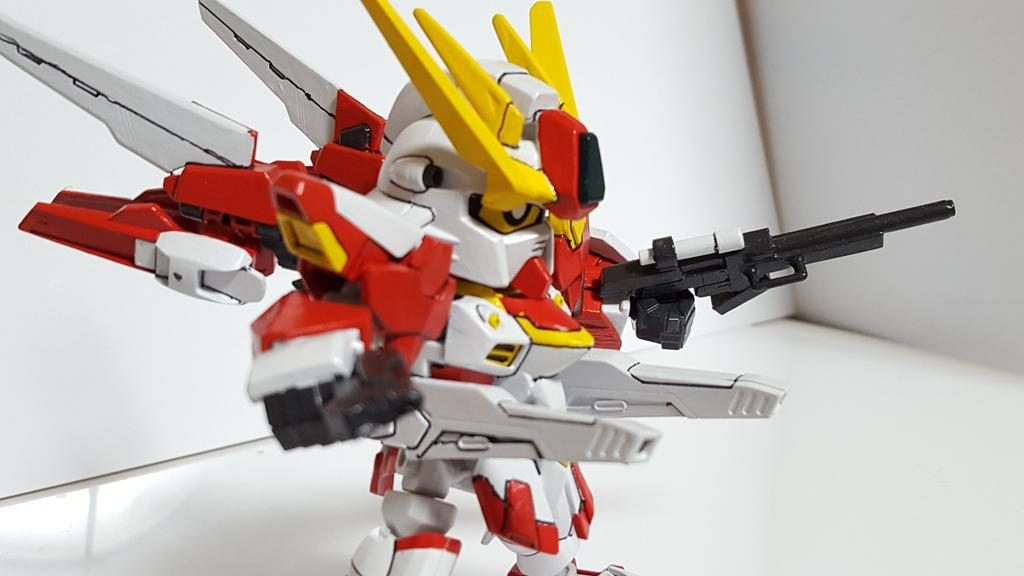 腰部ツインレールガン(ビーム)
大型なので連射性はなし。