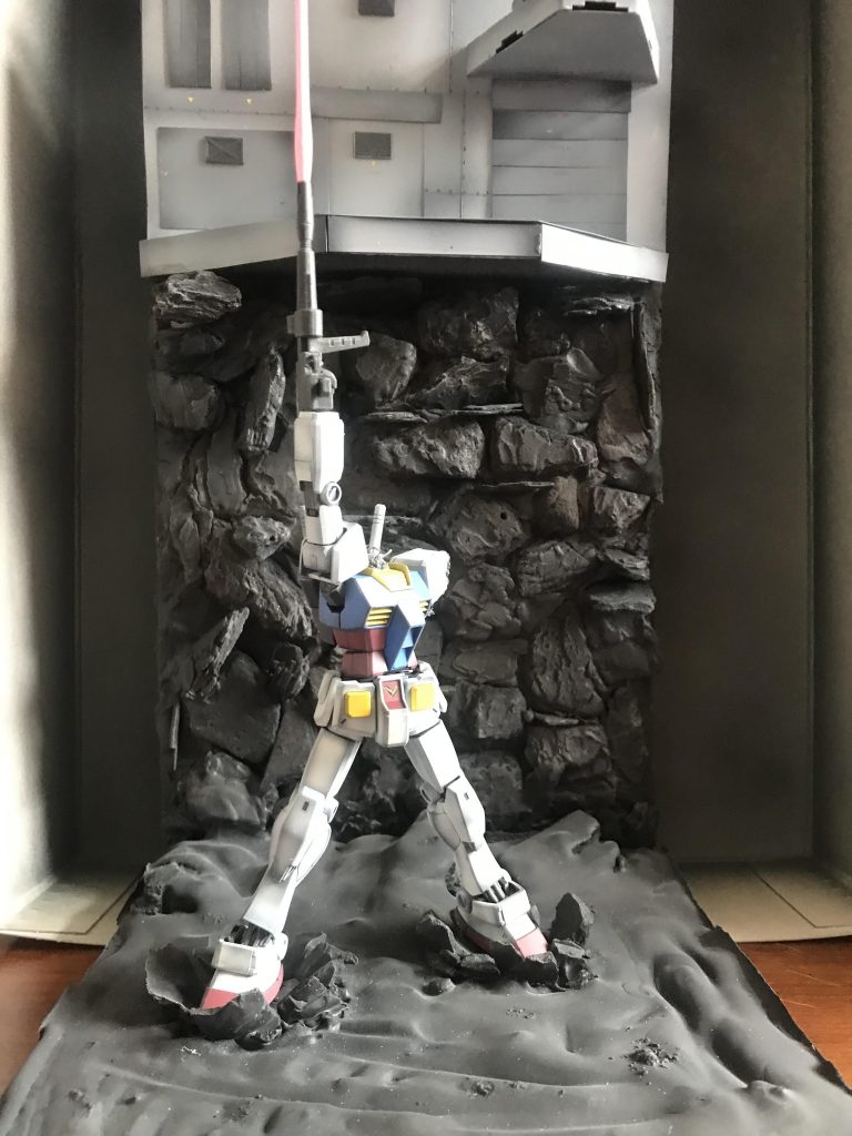 完成！ジオラマ作るの楽しかったですね^_^制作の幅が広がって楽しみが増えましたジオングは顔だけのために本体買うのもったいないからやめました笑次はベタにジャブローかな笑