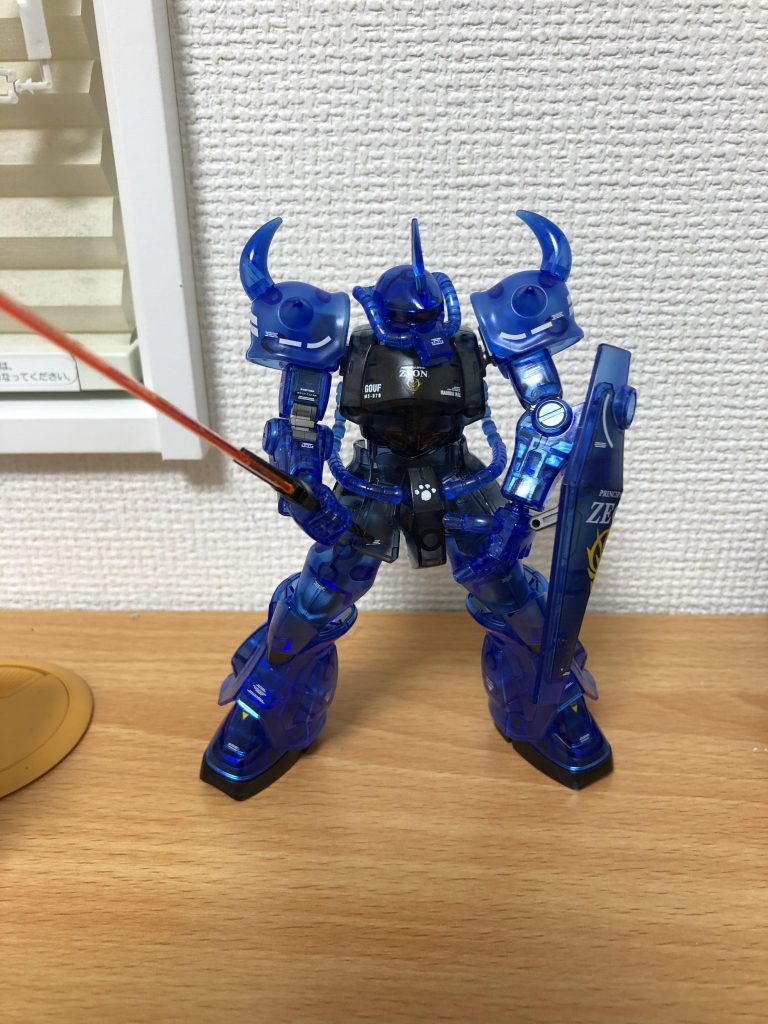 正面  MGグフ用のデカールを貼り付けました！