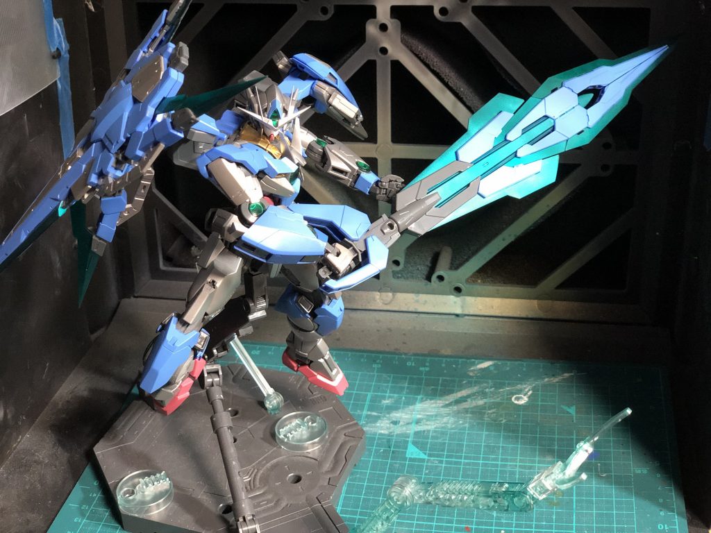 GNバスターソードにしてみました!
右手だけだと重かったので、左手で支えてます笑