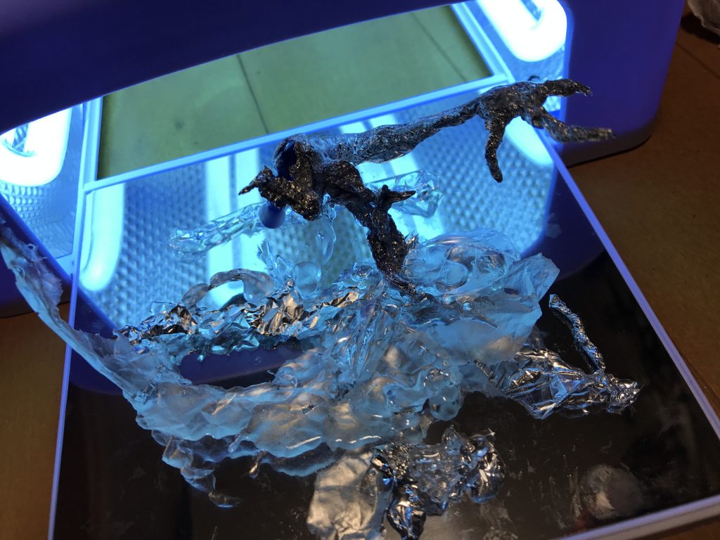 アルミホイルで形を作ってからUVレジンで固めました