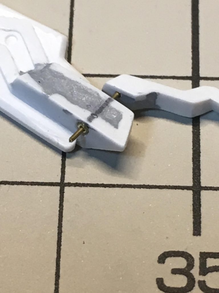 シザーアンカーは軸を設けて展開できるようにしてます。