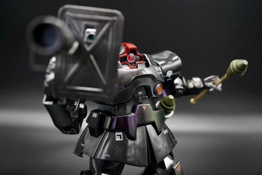 子供の頃から一度は組んでみたかったドムx3の黒い三連星機。とても納得の行く会心の出来となりました(嬉)。
最後までお付き合い下さいましてありがとうございました♪