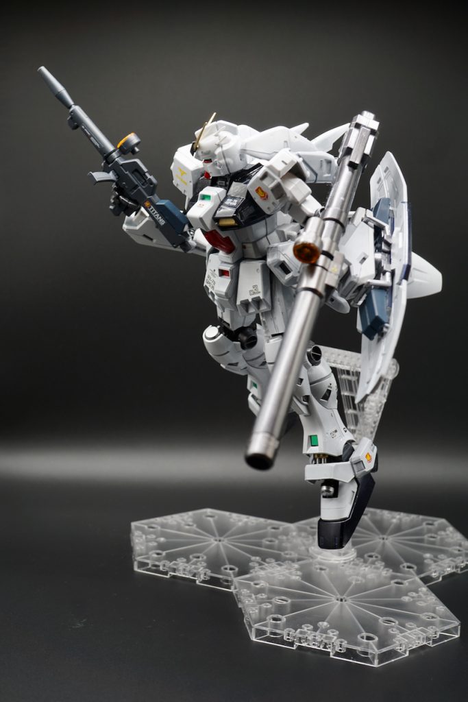 折り畳み式のバズーカも装備してフル装備のステイメン。ガンダムにはバズーカがよく似合う!