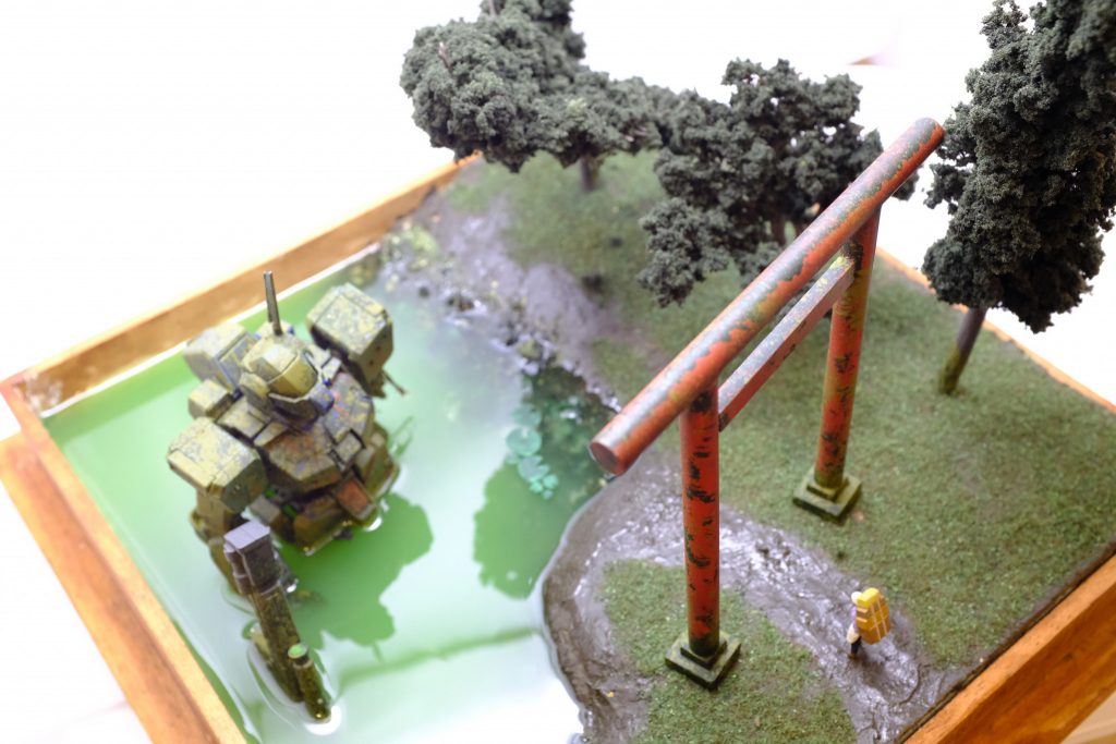 ちょっと見辛い蓮の葉は画用紙にMr.ウェザリングカラー