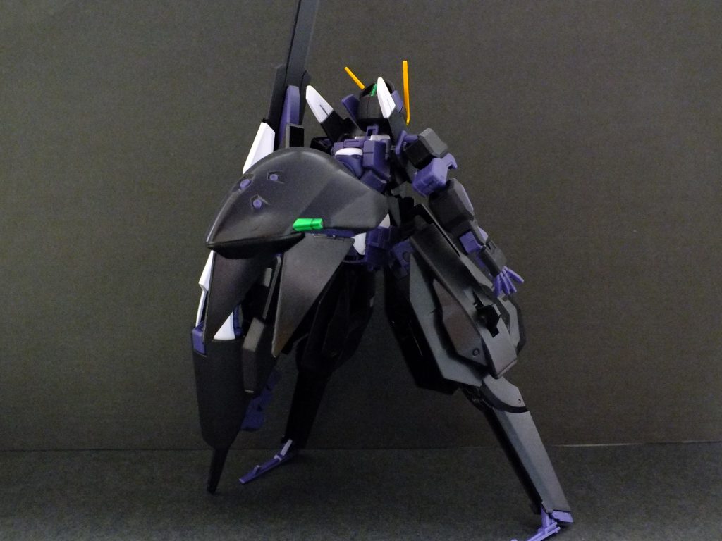 背面 胴体背部のカラーリングが本来と違いますが、製作者が失敗を恐れて妥協した為こうなりました。指先の赤が塗られていないのもその為。