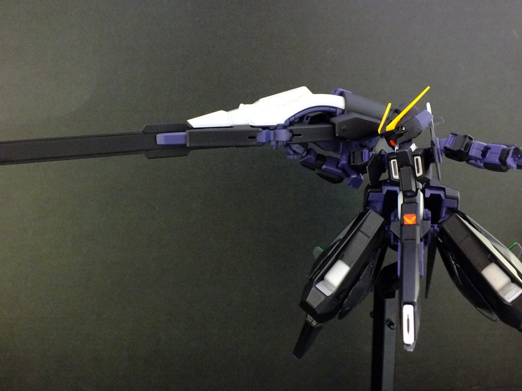 シールドブースター射撃 銃身(刀身)が長いので、ポージングにも苦労させられます