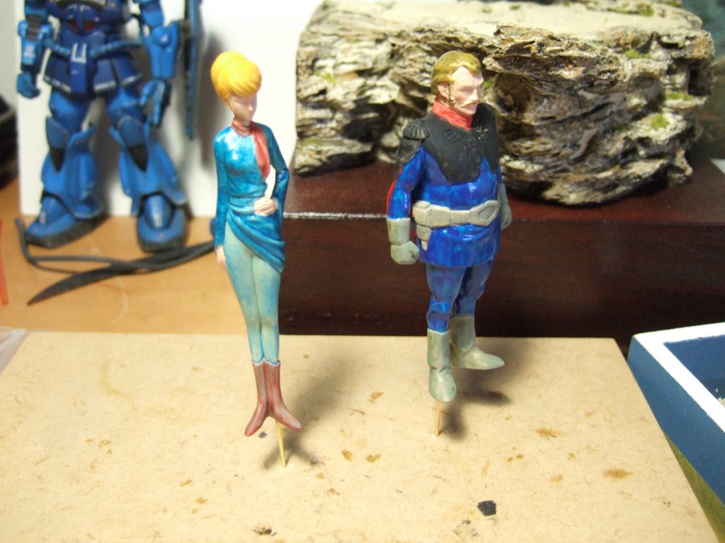 タミヤのアクリル塗料で下塗りをして、アクリルガッシュで仕上げました。