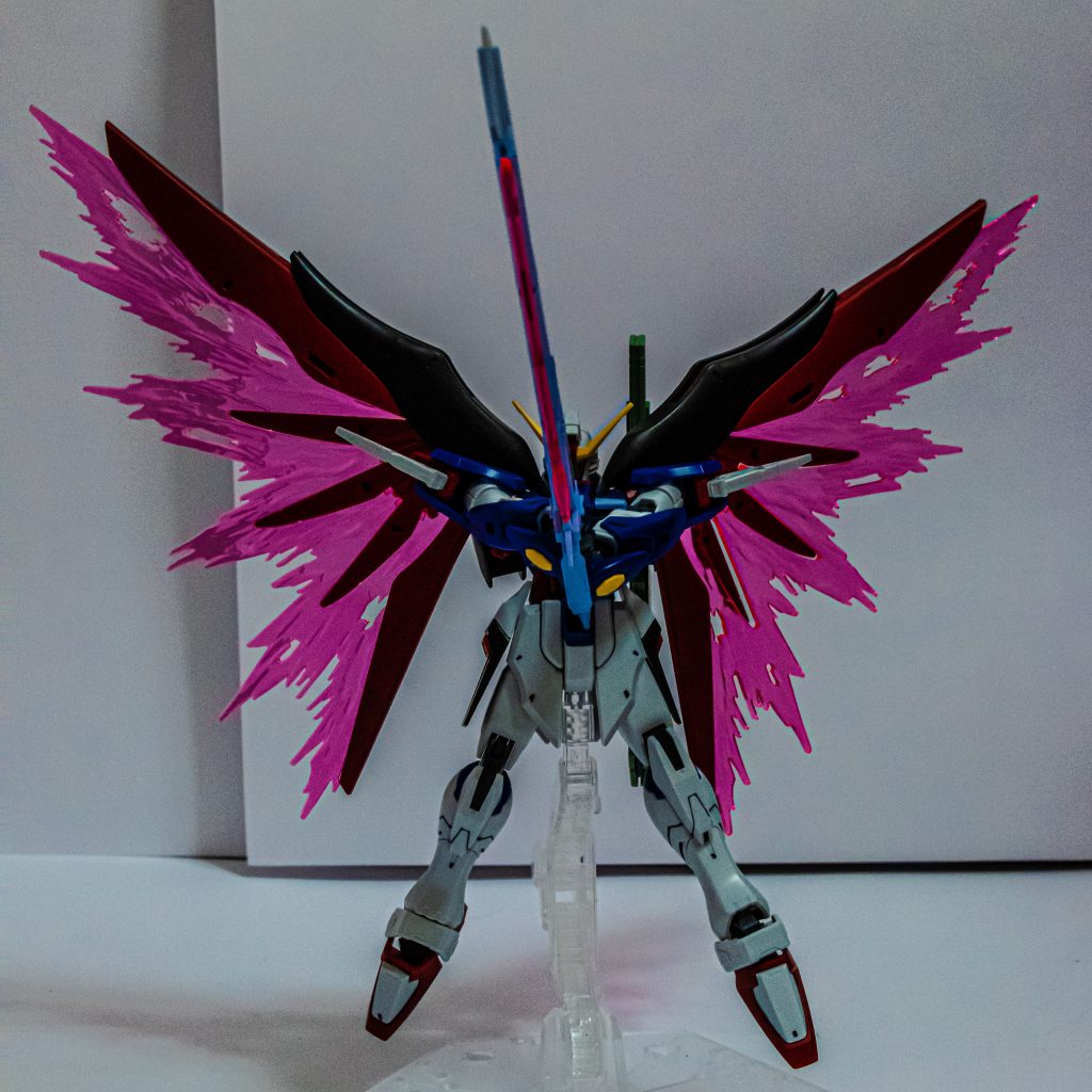 アロンダイトをしっかり構えられるうえに光の翼もきれいです。