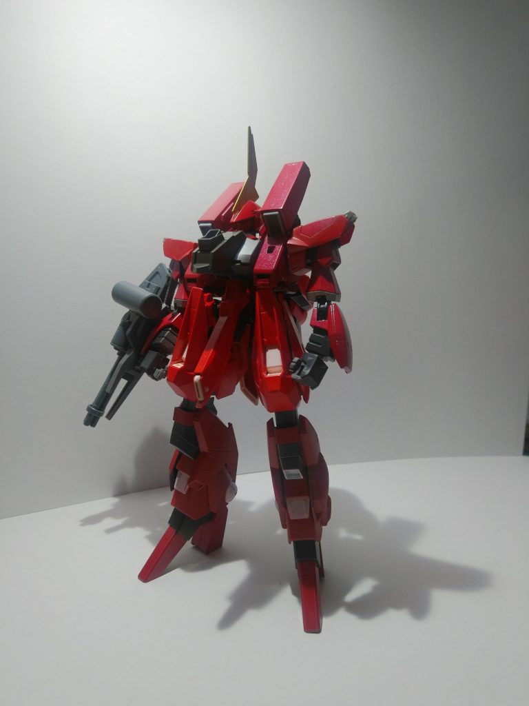 全体像です。hgucウーンドウォートにhgucバーザムをミキシングしています。脚部はアンクシャを使っています。胸部装甲はhgガンダムバルバトスの第5形態の胸部装甲を逆さにして装着しています。肩も形状をプラ板で変更。