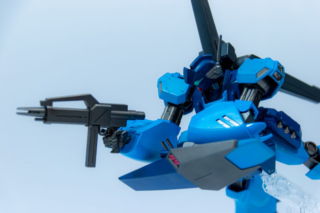 武装はほぼ他機と同様のものを装備。
腕部は耐久性を重視し、共通パーツを使用しているアンクシャのものを流用している。